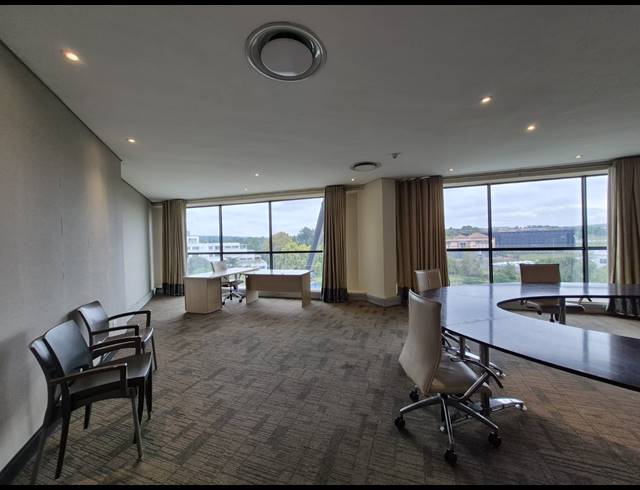 98M² OFFICE TO LET IN SUNNINGHILL